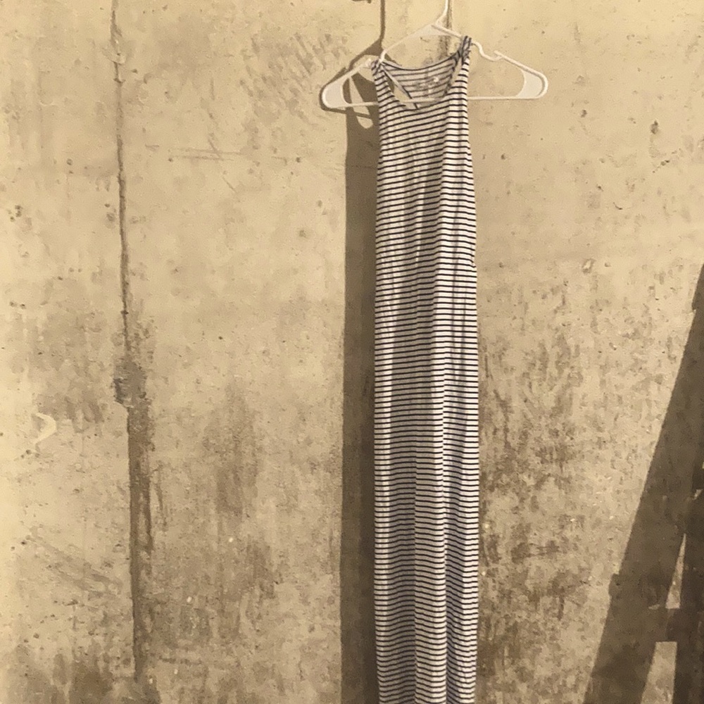 American eagle maxi dress fits great